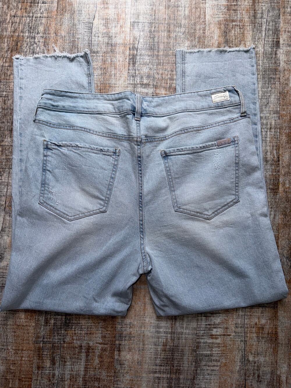 Silver Jeans Light Wash High Rise Distressed Denim Frayed Hem Size 16 Casual